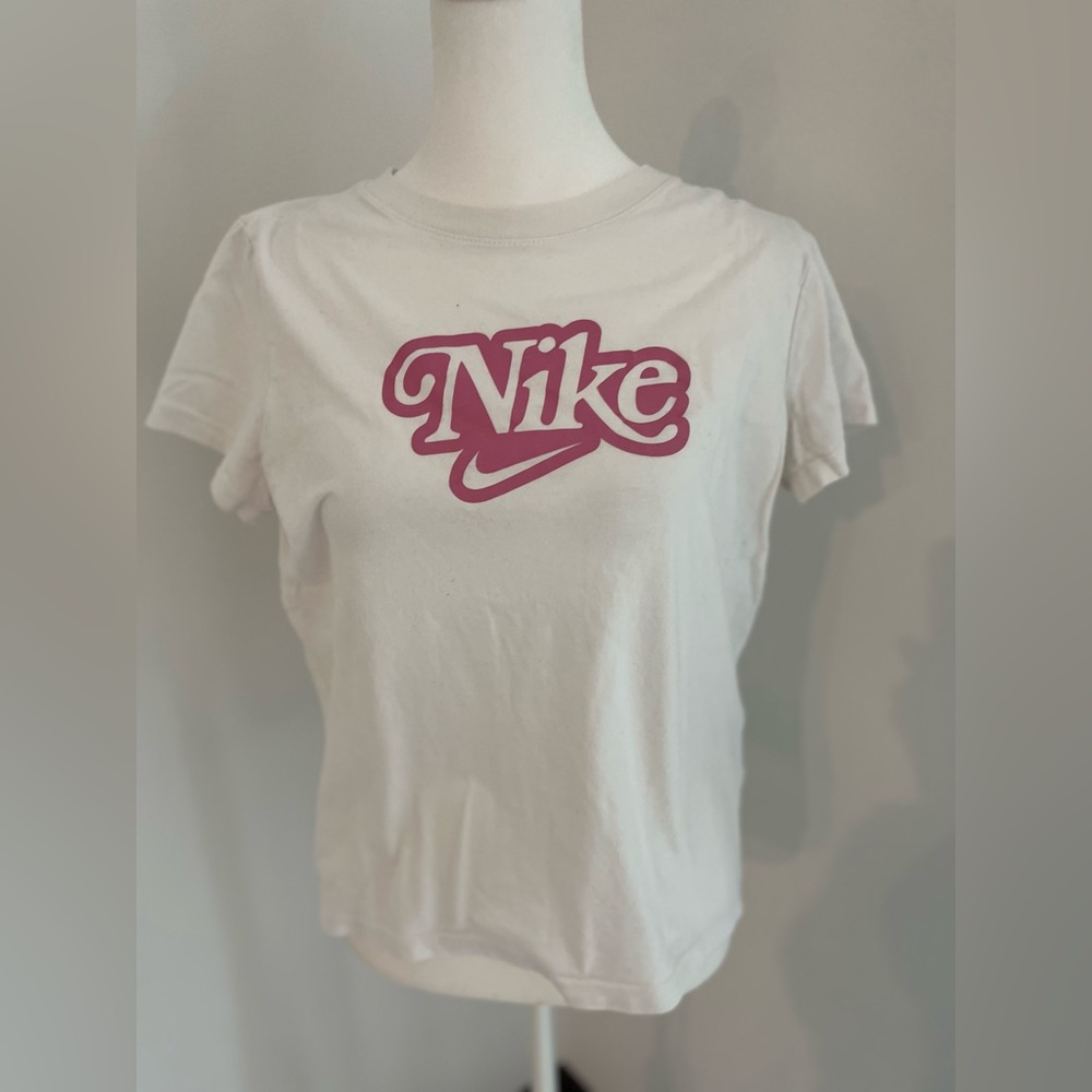 White Simple Classic Women’s Short-sleeves Nike Half Dome Tee. Rib-Knit …